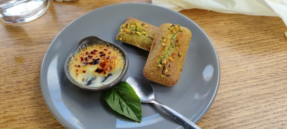 Petit Crème Brûlée Financier Aux Pistaches
